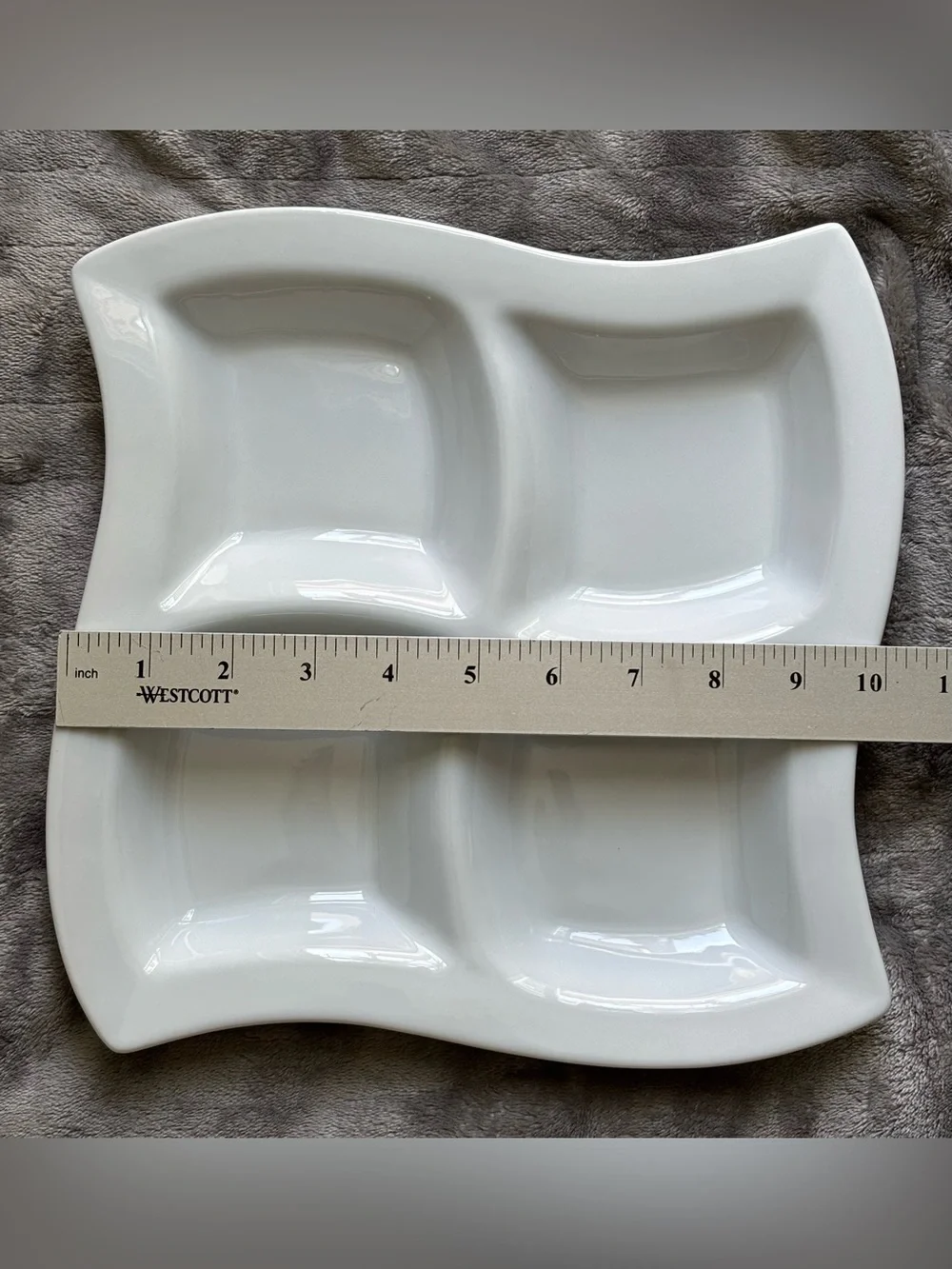 Pier 1 wavy white 5 piece serving set 10” divided plate + 4 sauce cups
